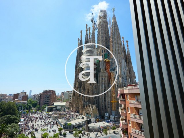 Monthly rental apartment with 1 bedroom and 1 bathroom with balcony and stunning views of the Sagrada Familia.