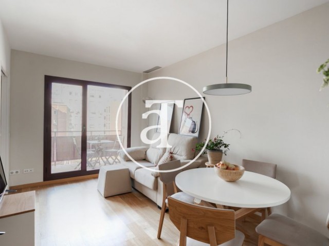 Appartement de location temporaire avec 2 chambres et un grand balcon à El Clot
