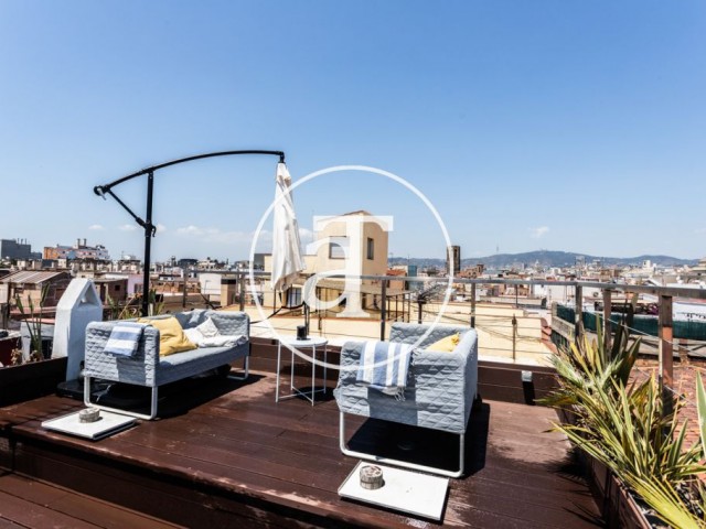 Penthouse à louer temporairement avec 1 chambre et 1 salle de bain, avec deux terrasses dans le quartier Gòtic