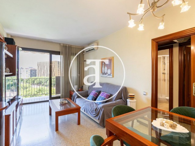 Piso de alquiler temporal de 3 habitaciones y 1 baño en Gran Via de L’Hospitalet