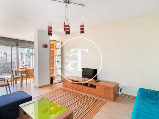 Ático de alquiler temporal de 1 habitación y 1 baño en el Eixample con terraza