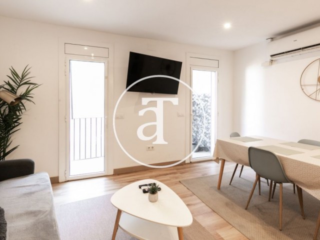 Appartement à louer temporairement avec 2 chambres et 2 salles de bains avec balcon à Poble-sec