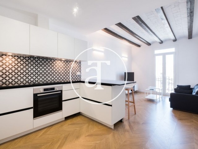 Piso de alquiler temporal de 2 habitaciones y 2 baños en La Barceloneta