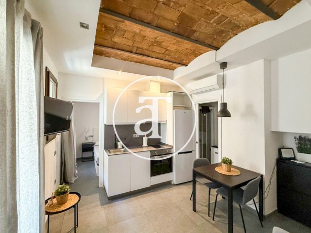Piso de alquiler temporal de 1 habitación, 1 baño y estudio en la Barceloneta