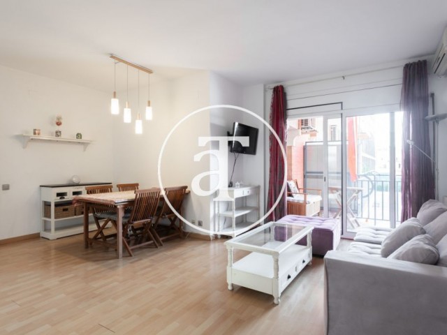 Appartement à louer temporairement avec 3 chambres, 2 salles de bains et terrasse à Sant Martí