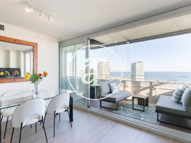 Appartement de location mensuelle de 2 chambres et 1 salle de bain avec terrasse et vue sur la côte de Barcelone à Sant Martí