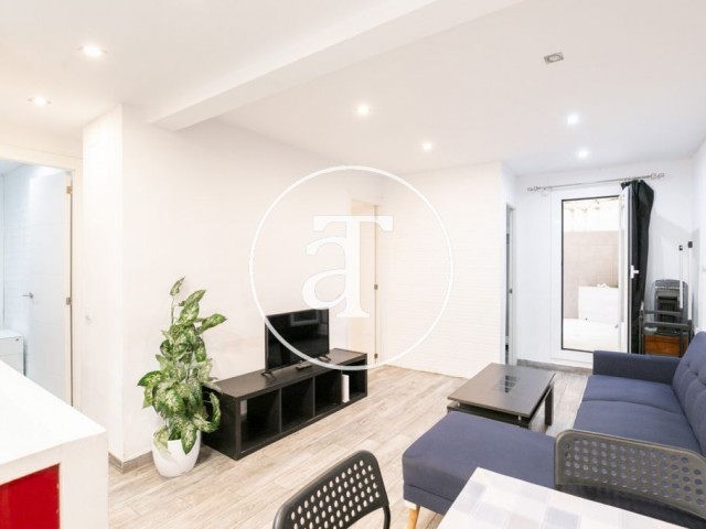 Appartement de location mensuelle de 3 chambres et 1 salle de bain avec patio à L’Hospitalet de Llobregat