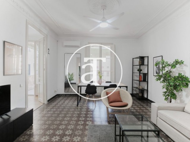 Appartement de location mensuelle avec 2 chambres, un bureau, 1 salle de bain et terrasse dans l’Eixample