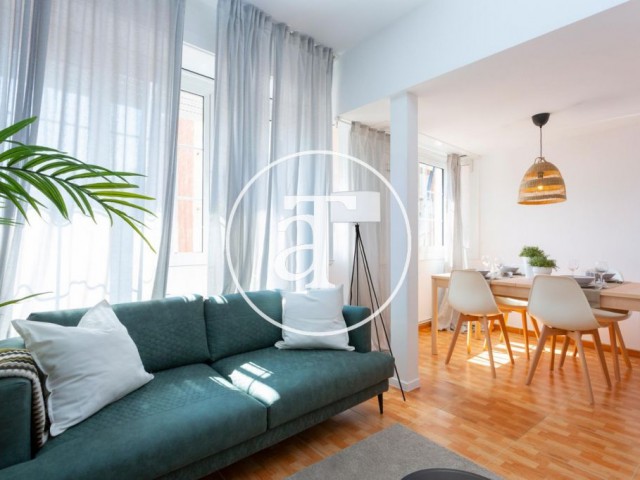 Appartement à louer temporairement avec 3 chambres et 1 salle de bain à Gràcia