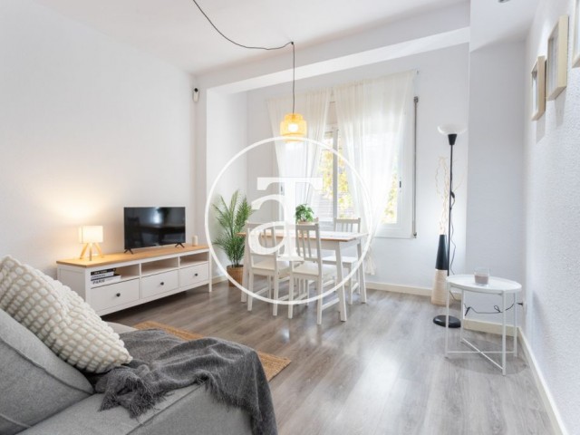Appartement de location mensuelle avec 3 chambres, balcon et 1 salle de bain à Nou Barris