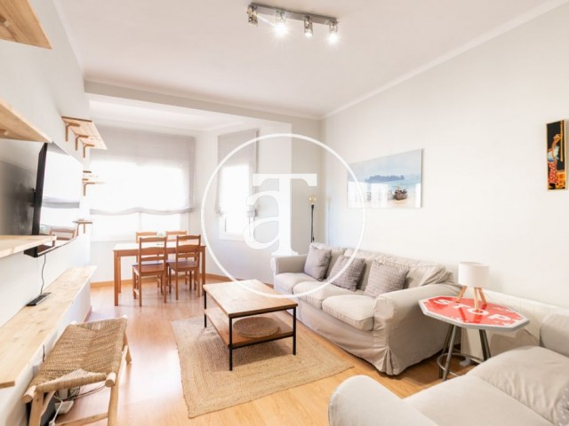 Appartement de location mensuelle avec 3 chambres, bureau, terrasse et 2 salles de bain dans l’Eixample