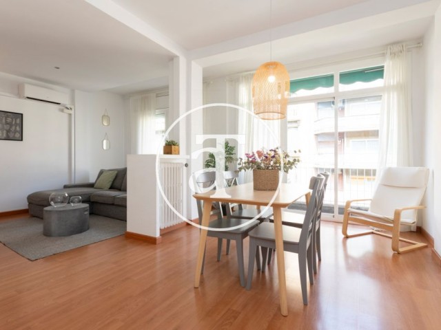Bright, fully equipped apartment for short-term rent just steps from Paseo de San Joan in Barcelona