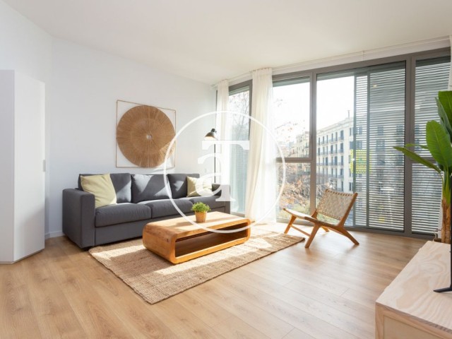 Piso de alquiler temporal de 3 habitaciones y piscina compartida a un paso de Av. Diagonal