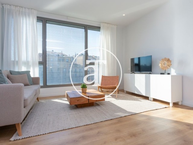 Appartement en location temporaire avec 3 chambres, terrasse et piscine partagée, à deux pas de avenue Diagonal.