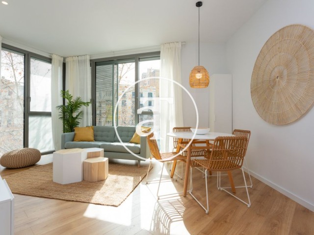 Appartement en location temporaire avec 2 chambres et piscine partagée, à deux pas de avenue Diagonal.