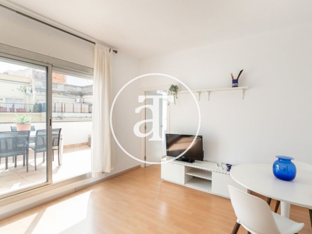 Ático de alquiler temporal de 1 habitación y terraza a unos pasos del Parque del Turó