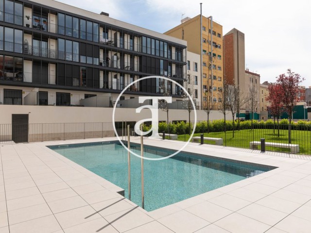 Appartement en location temporaire avec 3 chambres doubles et piscine commune