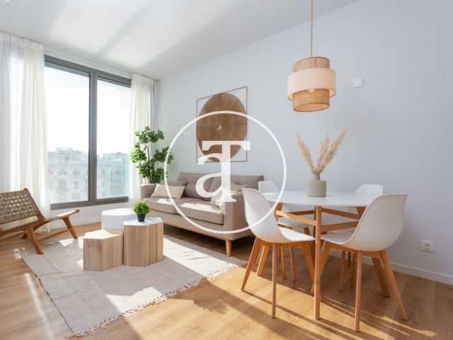 Appartement en location temporaire avec 2 chambres et piscine partagée, à deux pas de l'avenue Diagonal.