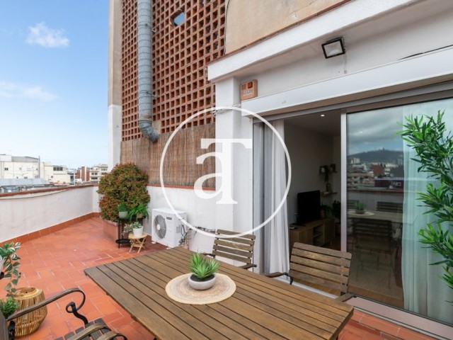 Ático de alquiler temporal con 1 habitación y amplia terraza en el Eixample