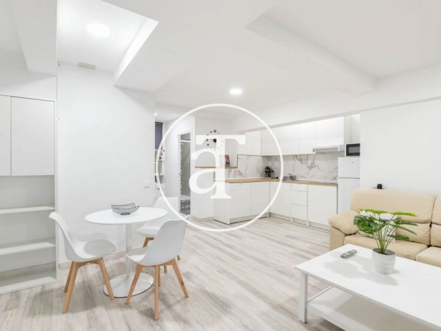 Appartement à louer temporairement avec 1 chambre et 1 salle de bain, donnant sur une terrasse privée, à deux pas de la Sagrada Família.