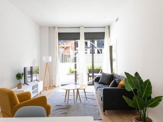 Monthly rental apartment with 3 double bedrooms and community pool