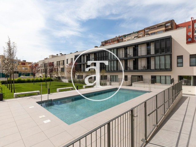 Appartement en location temporaire avec 3 chambres doubles et piscine commune