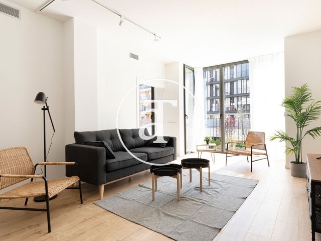 Appartement en location temporaire avec 3 chambres doubles et piscine commune