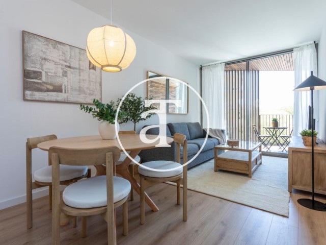 Piso de alquiler temporal de 2 habitaciones y 2 baños con balcones con impresionantes vistas a la Sagrada Familia