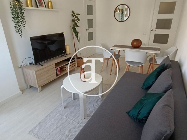 Monthly rental apartment with 2 bedrooms, study, balcony and 1 bathroom in Sant Martí