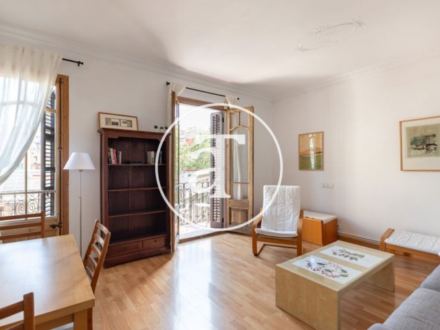 Piso de alquiler temporal de 3 habitaciones, 2 baños y balcón en Poblenou