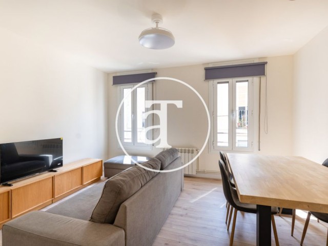 Monthly rental apartment with 2 bedrooms, 1 bathroom and patio in Vila de Gràcia
