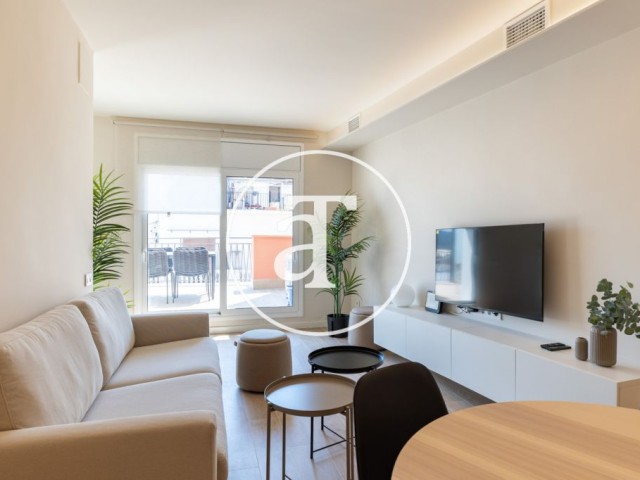 Monthly rental Penthouse with 2 bedrooms and 2 bathrooms with private terrace next to Plaça de Sants