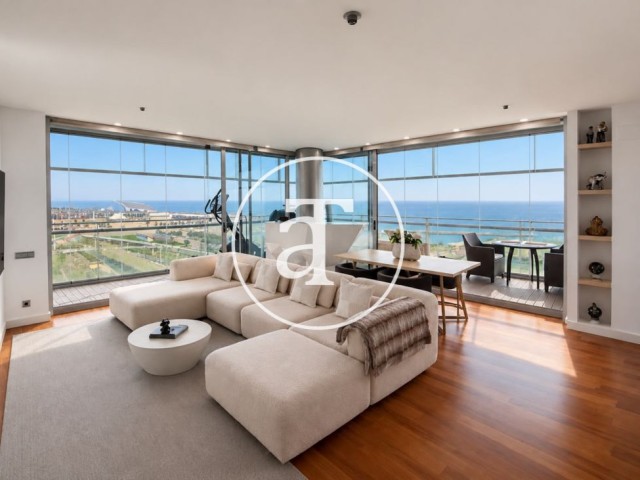 Monthly rental apartment with 3 bedrooms and 2 bathrooms, terrace with gym equipment and sea views in Sant Martí