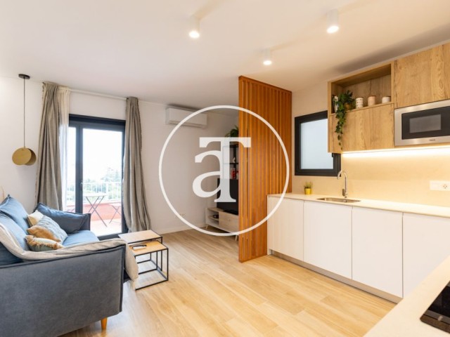 Sobreático de alquiler temporal de 1 habitación, 1 baño y terraza en Esplugues de Llobregat
