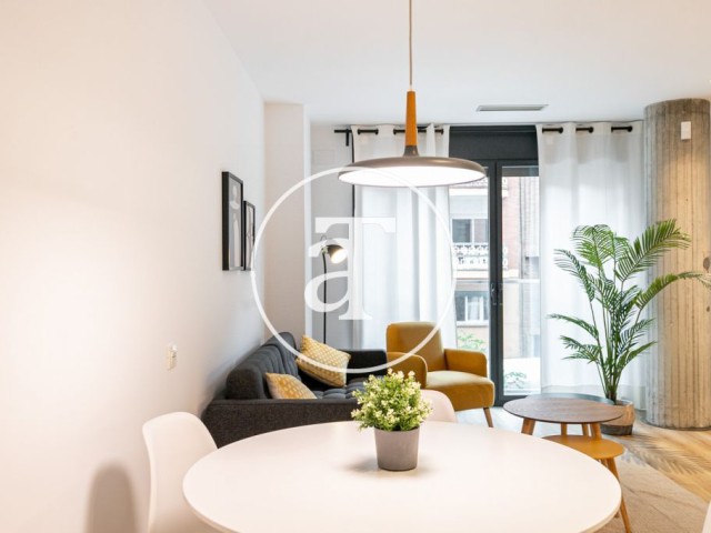 Piso amueblado de alquiler temporal con 2 habitaciones dobles en Barcelona