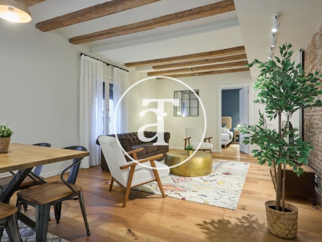 Piso de alquiler temporal de 2 habitaciones y 2 baños con vestidor en Ciutat Vella