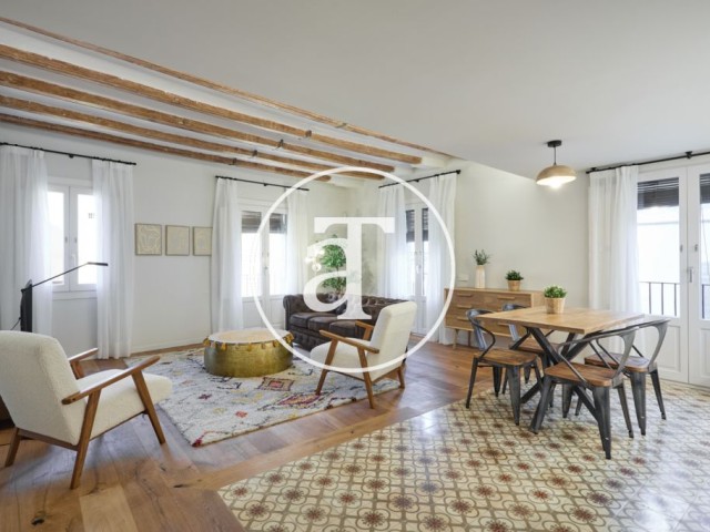 Piso de alquiler temporal de 2 habitaciones y 2 baños en Ciutat Vella