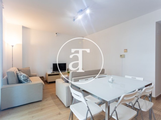 Piso de alquiler temporal de 2 habitaciones y 2 baños con terraza y parking opcional en Sant Feliu de Llobregat