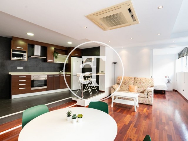 Bel appartement élégamment équipé dans un quartier résidentiel exclusif de Barcelone.