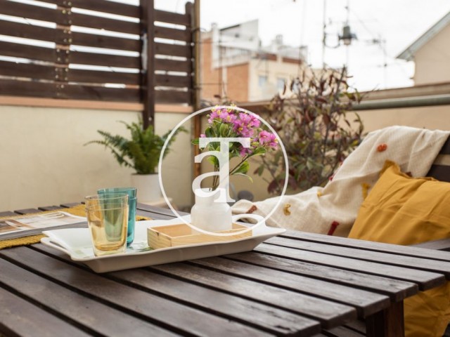 Monthly rental penthouse near Fontana metro in Barcelona