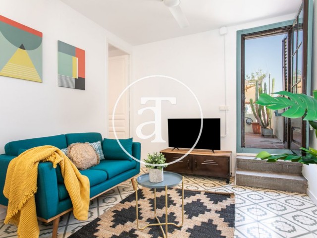 Monthly rental penthouse near Fontana metro in Barcelona