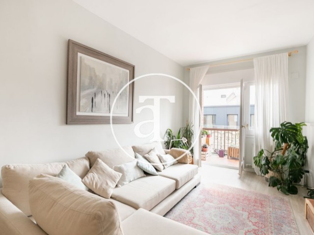 Piso de alquiler temporal con dos habitaciones dobles en Gracia