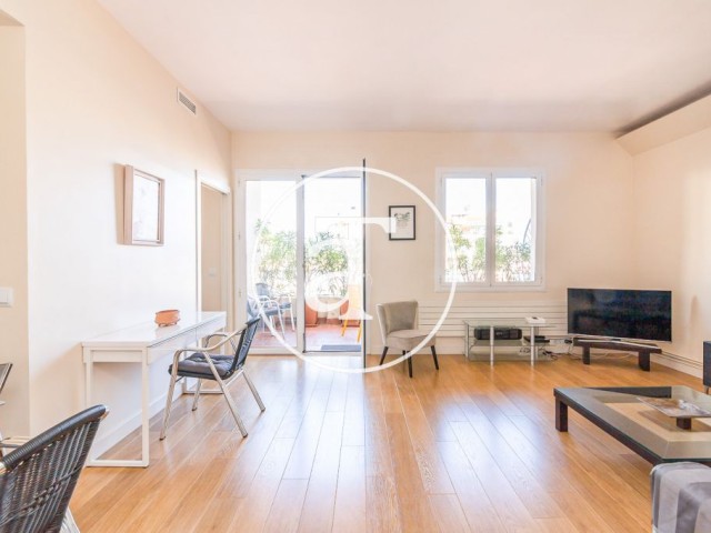 Appartement en location temporaire avec 3 chambres et terrasse à deux pas de la Plaza Catalunya
