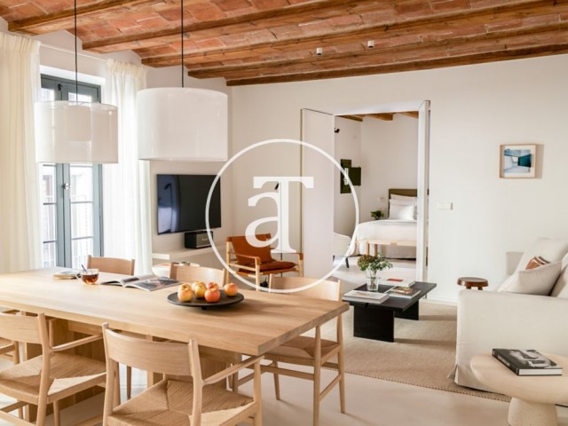 Piso de alquiler temporal con 2 habitaciones, gimnasio y piscina climatizada en el Port Vell