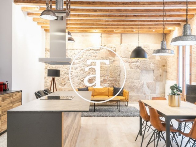 Espectacular apartamento reformado y amueblado en carrer de Regomir