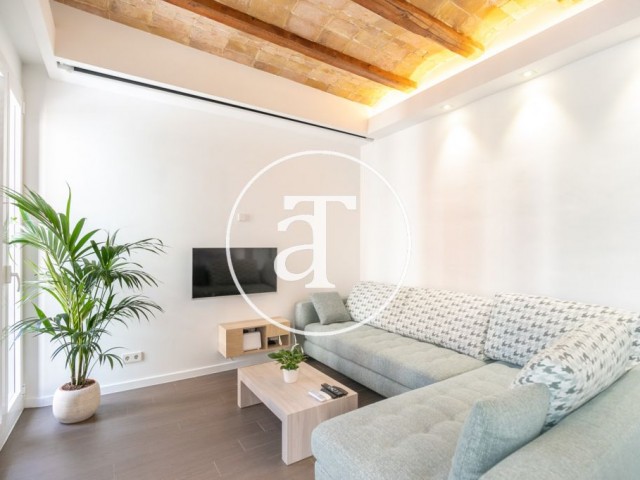Bright, furnished and equipped apartment in Eixample Esquerra