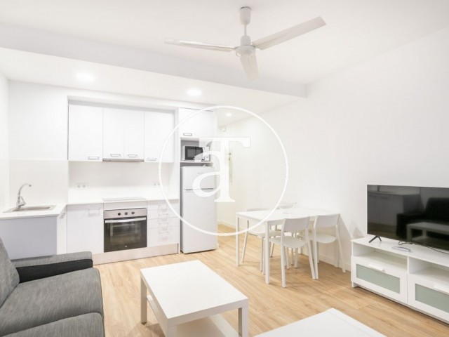 Modern furnished and equipped studio for rent in central area of Barcelona