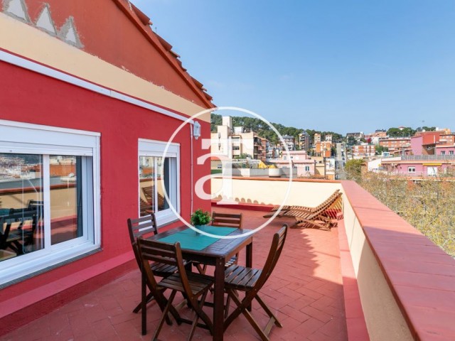 Location temporaire penthouse studio avec terrasse à Horta Guinardó