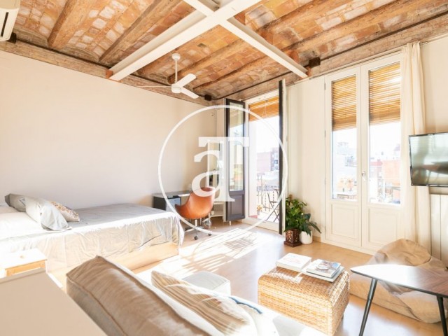 Piso de alquiler temporal de 1 habitación y 1 baño con balcón y vistas a Collserola en Sants