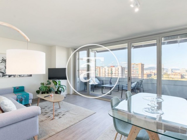 Appartement en location mensuelle avec 3 chambres, 2 salles de bain, terrasse et parking à Diagonal Mar